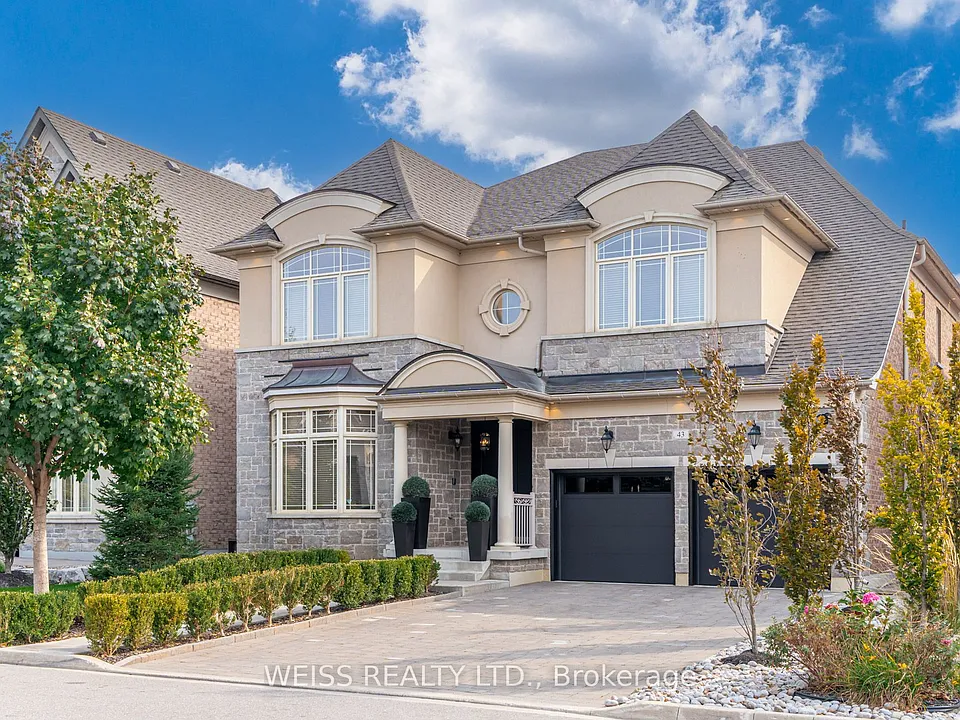 43 Chesney Cres