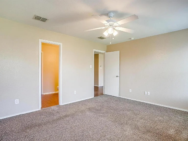 1108 Cottonwood Dr — Photo 8