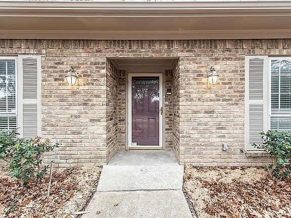 3rd image of 612 Goodwin Dr