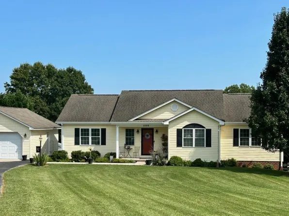 1808 Vista Cir, Bedford, VA 24523