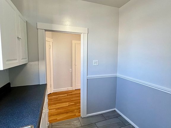 4th image of 33 Pearl St APT 12