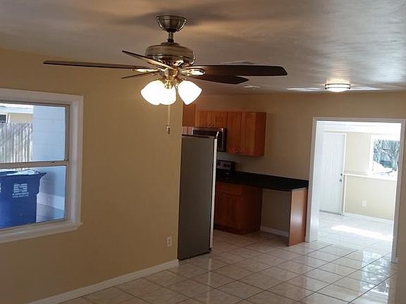 3rd image of 2326 39th Ave N
