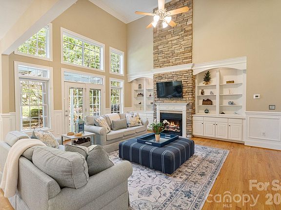 4th image of 108 Broadview Cir