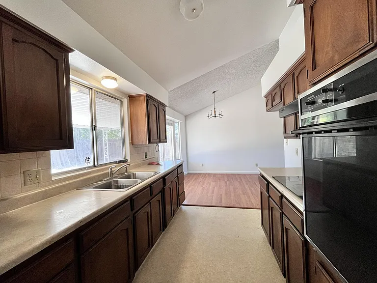 5337 W Richert Ave — Photo 12