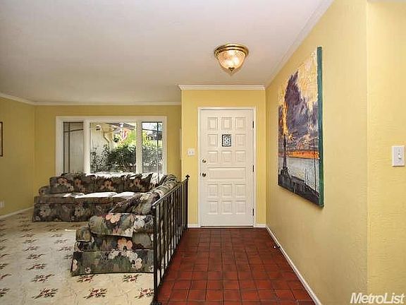 5th image of 4811 Gibbons Dr