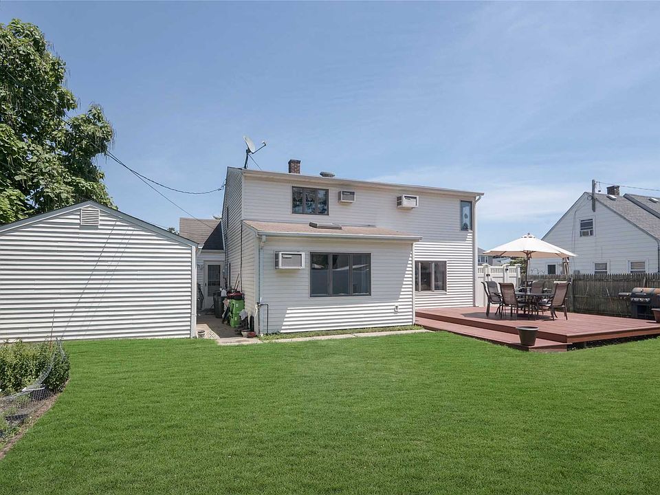 1st image of 52 Saddle Ln