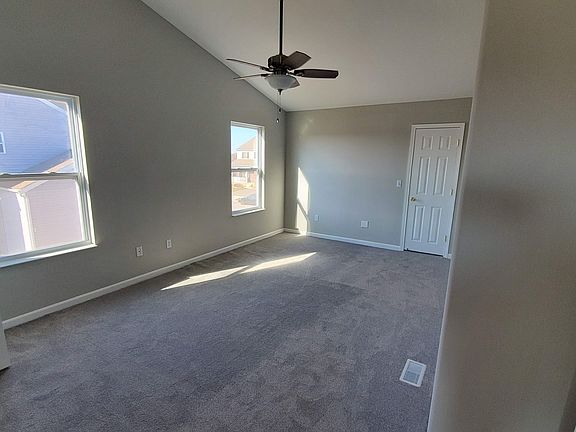 5th image of 5240 Folsom Dr