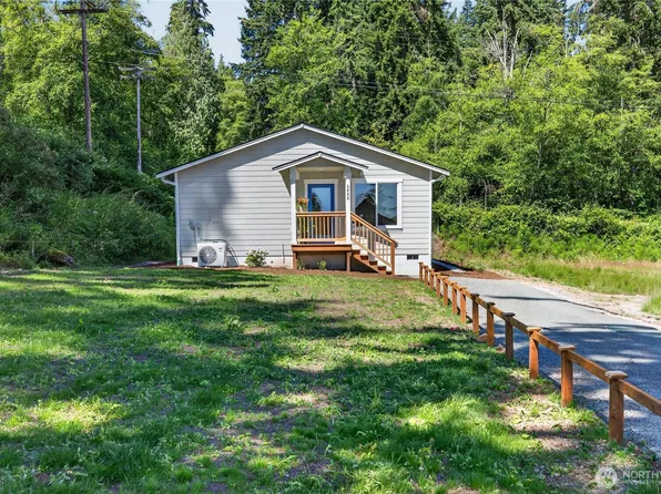 6888 Helena Street, Clinton, WA 98236