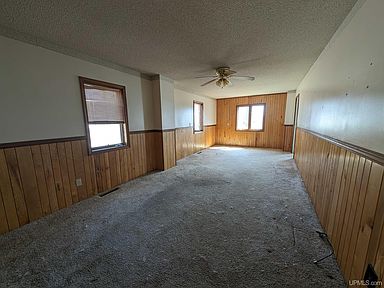 109 N 2nd St, Manistique, MI 49854 | Zillow