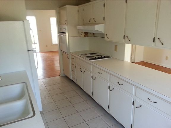 Kitchen - Brand new Oven