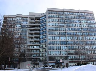 12 Laurelcrest St #907, Brampton, ON L6S 5Y4