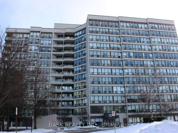 12 Laurelcrest St #907, Brampton, ON L6S 5Y4