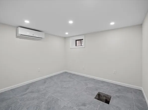 342 East 55th Street image 13 of 14