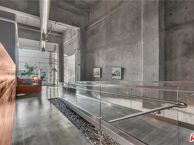 510 S Hewitt St #102 — Photo 30