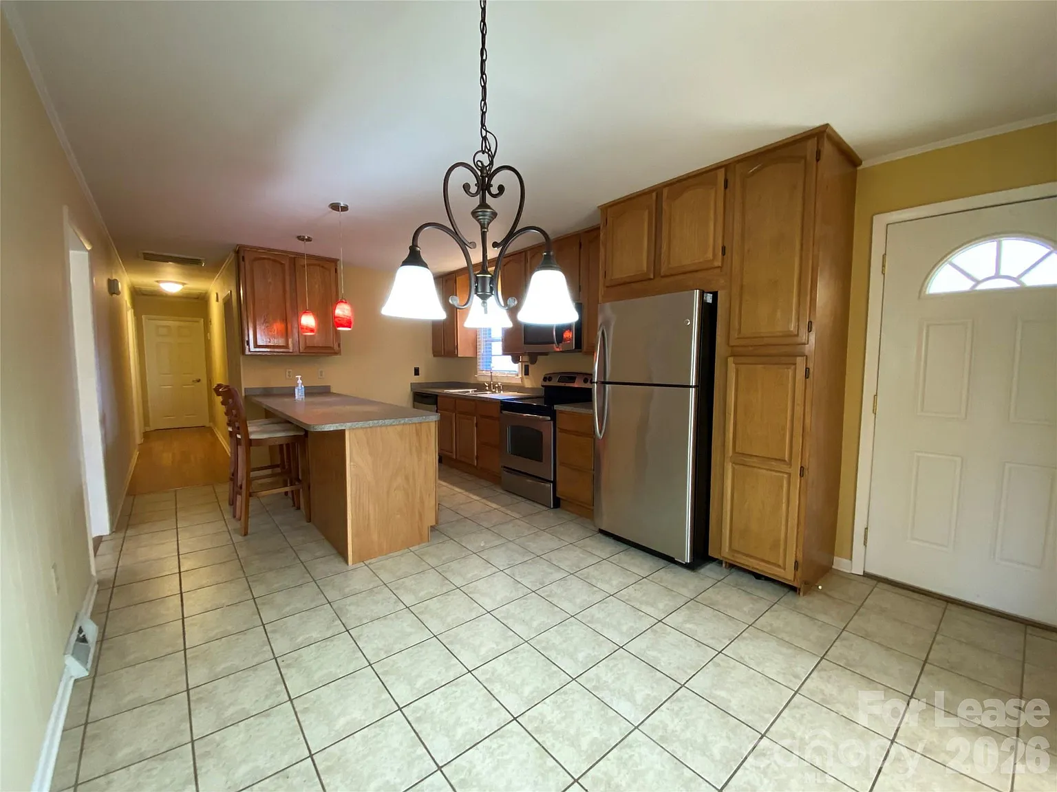 3 bed, 2.0 bath, 1600 sqft, $1,750 — Photo 2
