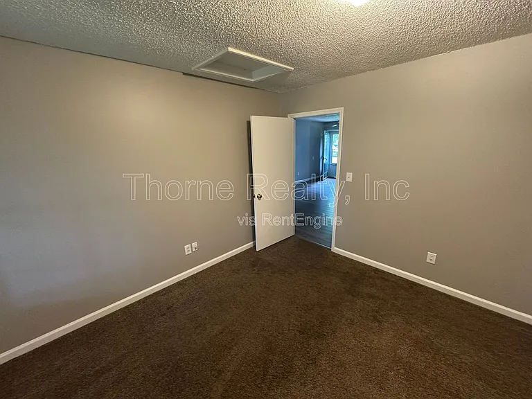 2260 Sherwood Ave #E — Photo 6