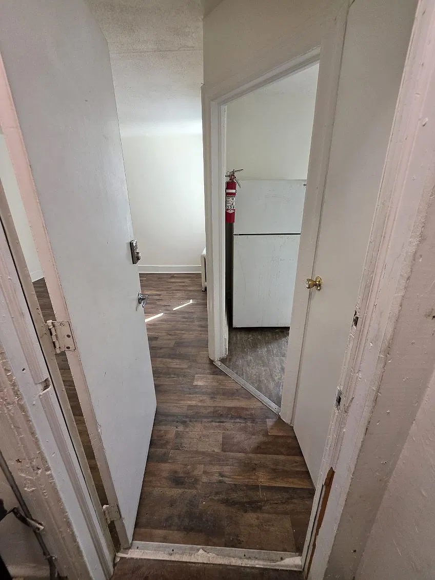 1 bed, $1,050 — Photo 2