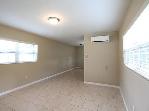 4th image of 936512 N Central Ave