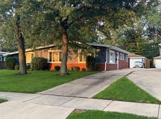 1521 Maple St, Glenview, IL 60025