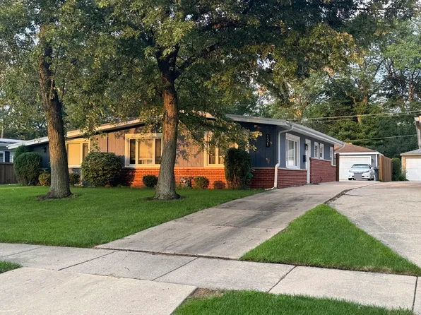 1521 Maple St, Glenview, IL 60025