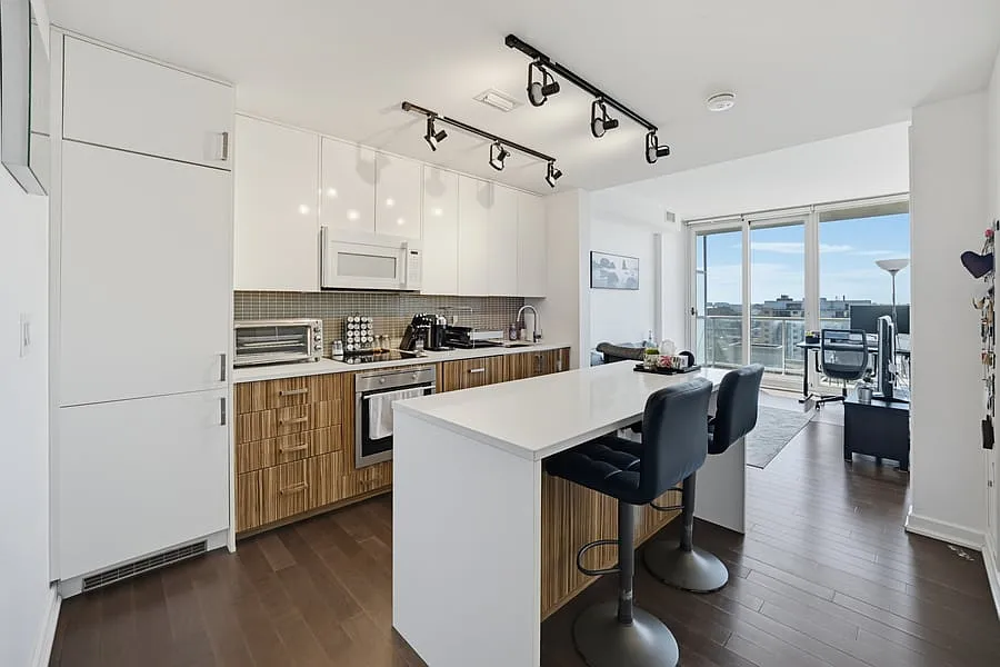 300 Lisgar St Unit 1205 — Photo 4