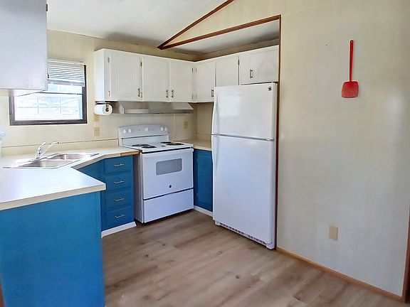Compact, efficient kitchen