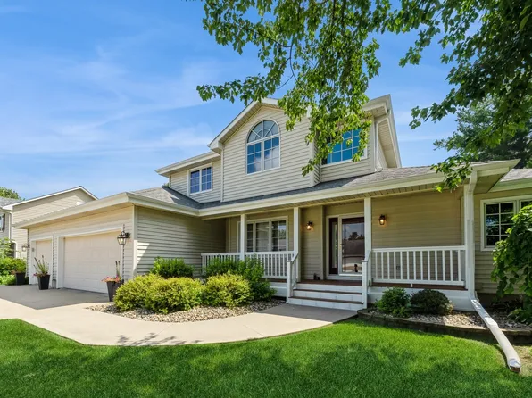 802 N 12th St, Indianola, IA 50125