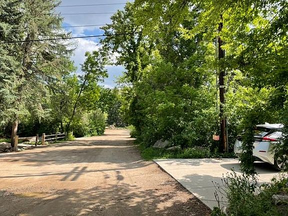 Home Entrance on 16th looking south at end of road.....
