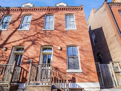 2211 Menard St, Saint Louis, MO, 63104