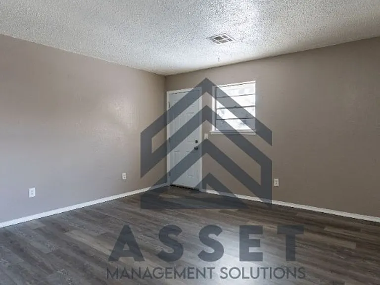 4825 S Fairmont Ave — Photo 18