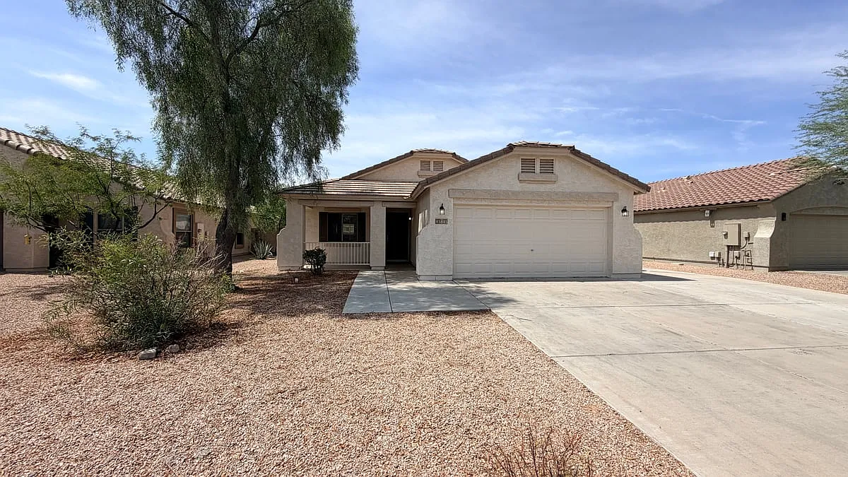 43845 West Arizona Avenue — Photo 1