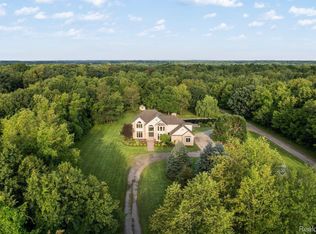 4247 Rolling Acres Dr, Hartland, MI