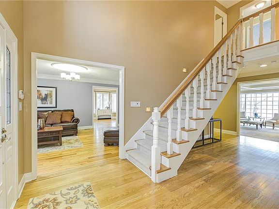 3rd image of 8409 Bay Colony Dr