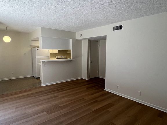 2nd image of 1410 W North Loop Blvd APT 103
