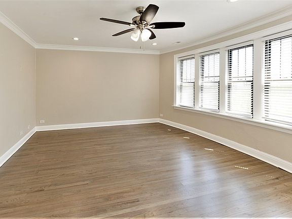 3rd image of 2238 N Sawyer Ave APT 2