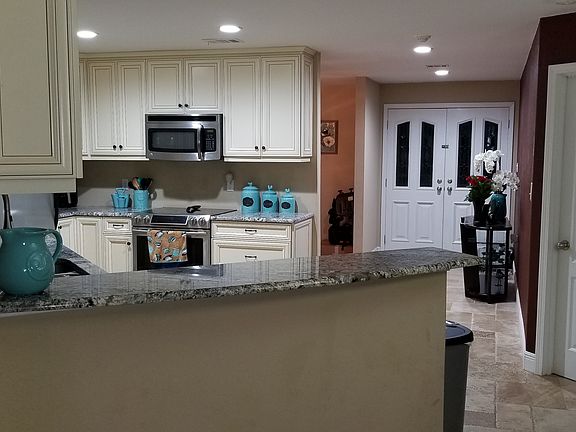 4th image of 7767 Bristol Ct