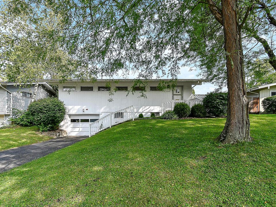 1st image of 7696 Broadwyn Dr
