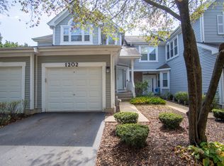 1202 Tennyson Ln, Naperville, IL 60540