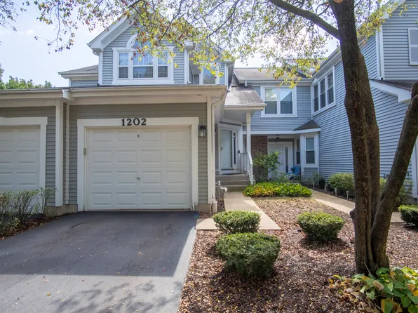 1202 Tennyson Ln, Naperville, IL 60540