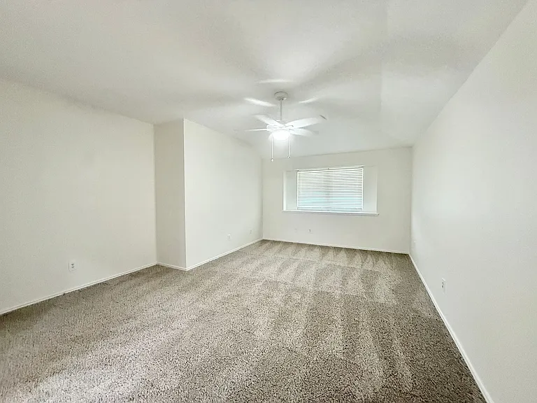 236 Almond Dr — Photo 15