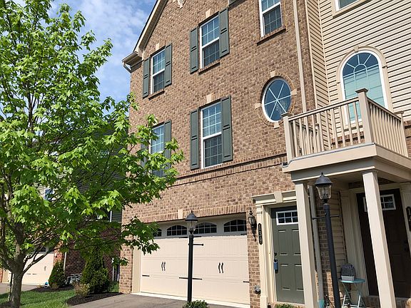 3rd image of 139 Mews Ln
