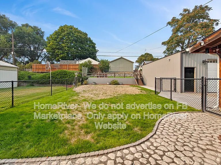 2704 W Hoffman Ave — Photo 16