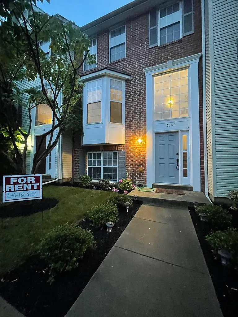 4 bed, 3.5 bath, 2300 sqft, $3,225 — Photo 1