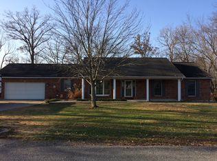 6620 Lake Forest Dr, Waterloo, IL 62298
