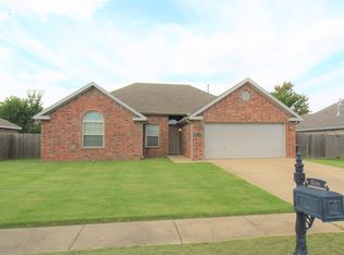 3548 W Sweetgrass Rd, Fayetteville, AR 72704