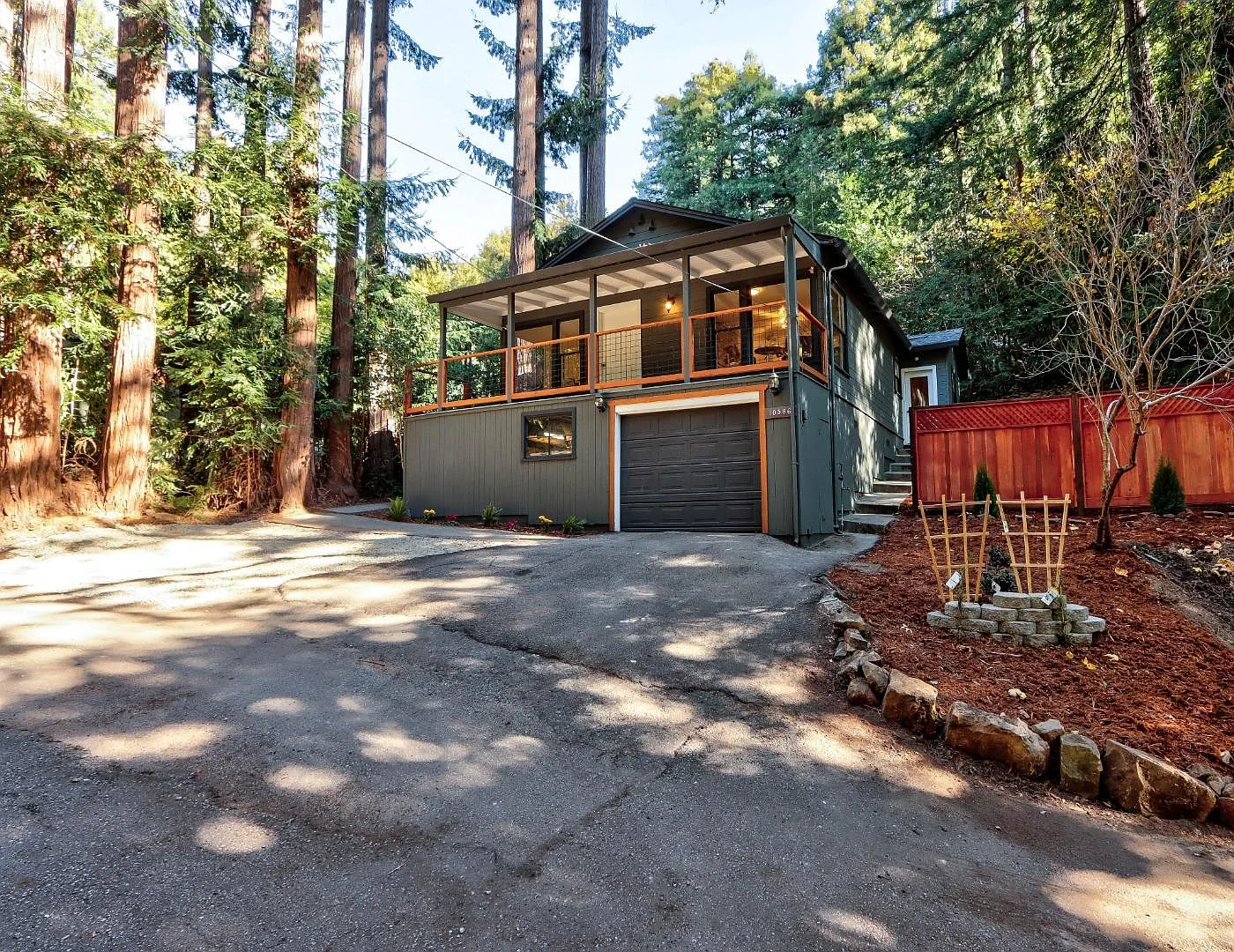 10586 Creekwood Dr photo 1