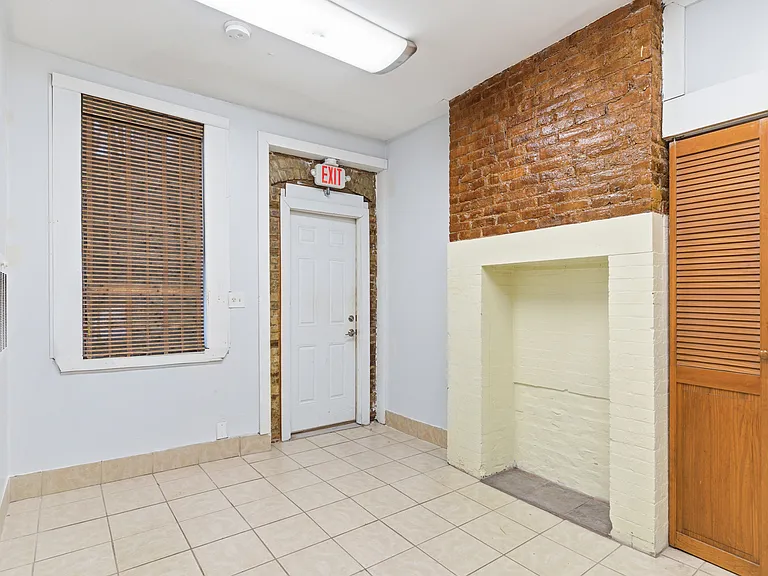 15 Warren St #1 — Photo 9