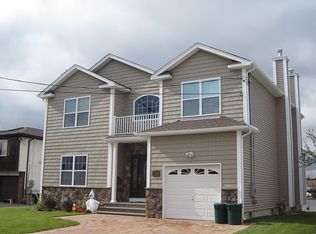 46 Alhambra Rd, Massapequa, NY 11758