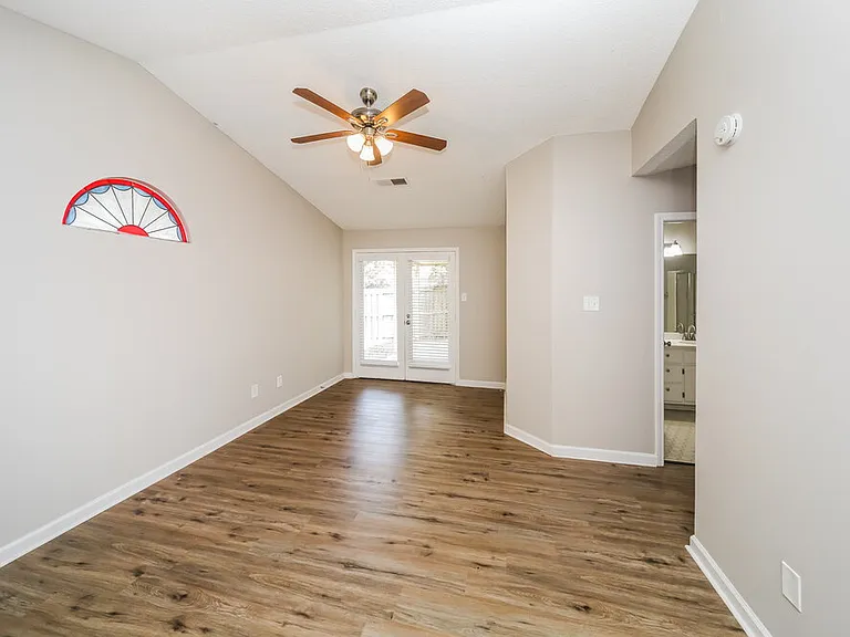 7203 Atterbury Cir E — Photo 8