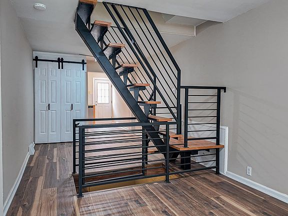 5th image of 3040 Belgrade St